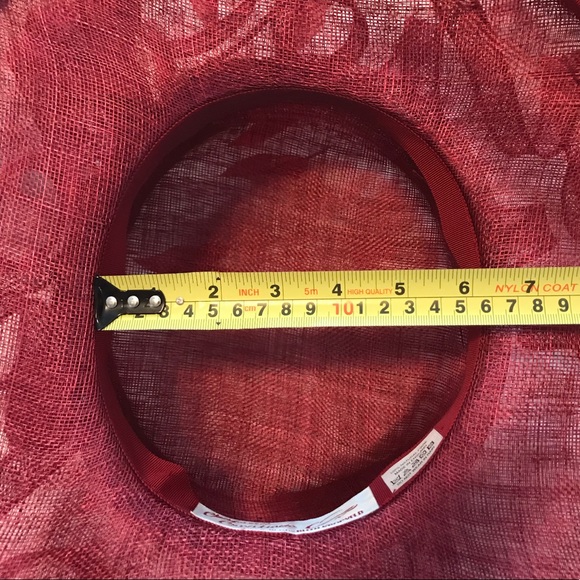 Red Derby Hat w/ Feathers🐎 - Picture 7 of 8